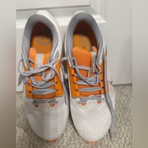 Nike Tennessee Men’s/Women’s Zoom Pegasus 40 NCAA Running  Mens 9.5/Womens 11